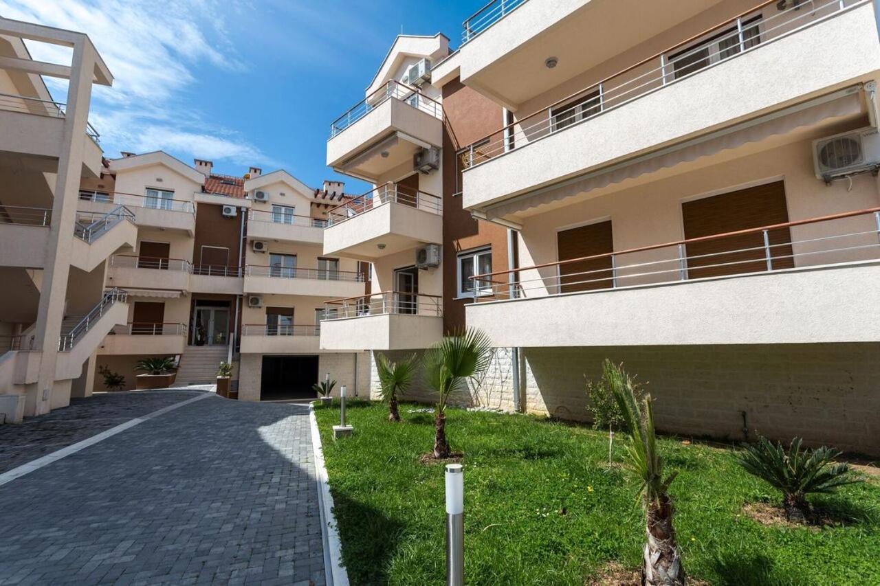 Apartments Rivijera Herceg Novi Ngoại thất bức ảnh