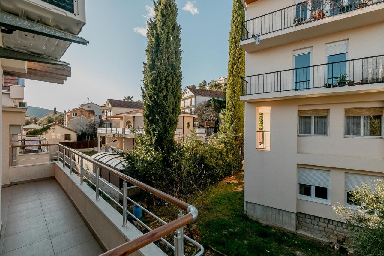 Apartments Rivijera Herceg Novi Ngoại thất bức ảnh