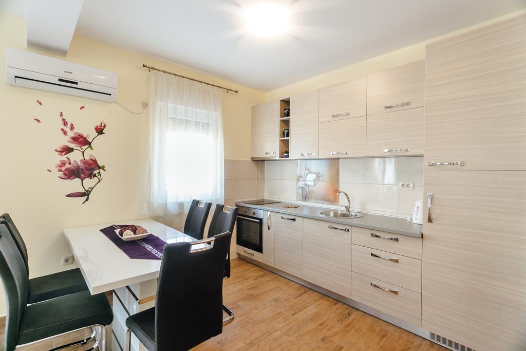 Apartments Rivijera Herceg Novi Ngoại thất bức ảnh