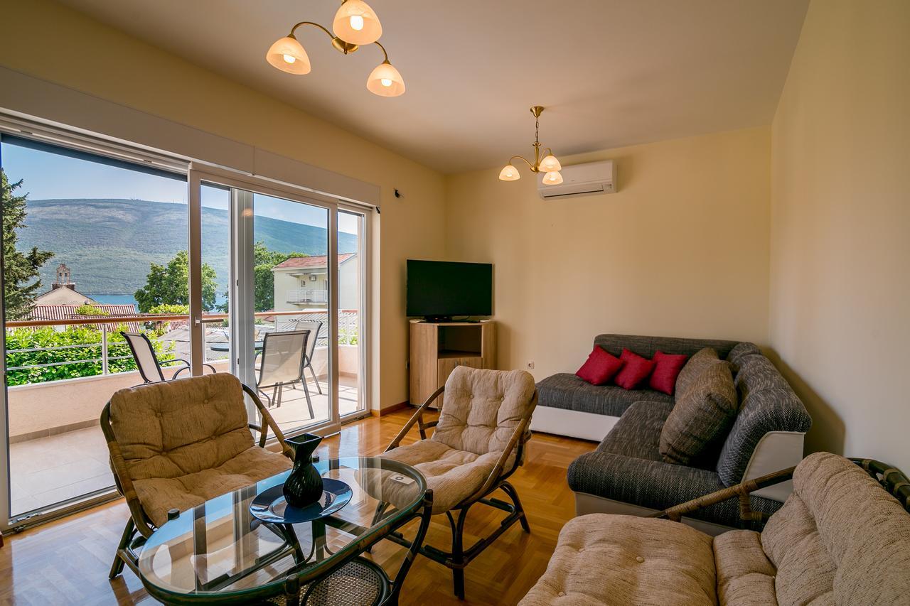 Apartments Rivijera Herceg Novi Ngoại thất bức ảnh