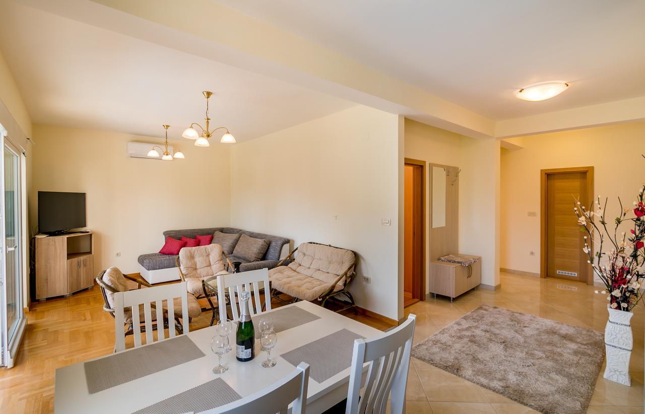 Apartments Rivijera Herceg Novi Ngoại thất bức ảnh