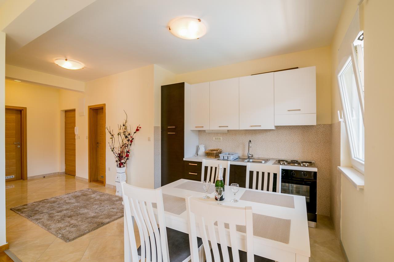 Apartments Rivijera Herceg Novi Ngoại thất bức ảnh